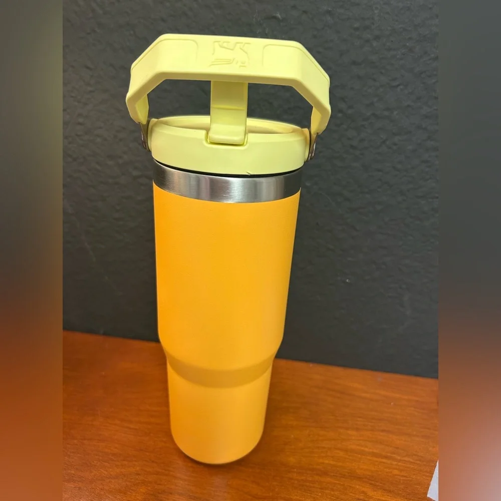 LTD edition Stanley Ice Flow Flip Straw Tumbler 30oz in Marigold - Picture 3 of 9